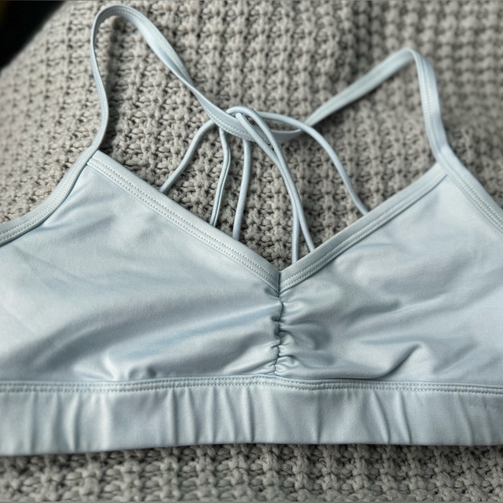 Alo yoga brand sports bra size small